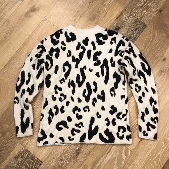 NWT Sz Small Something Navy Leopard Sweater - Picture 3 of 4